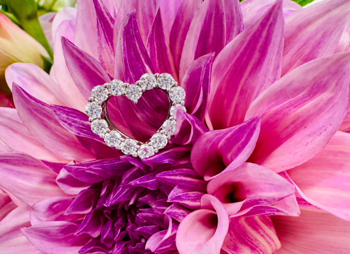 Hina Cao: Redefining Elegance through the Lens of Deep Luxury and Artistic Jewelry